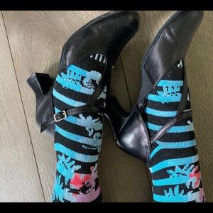 Capezio Charlotte Size 6. 2.5 inch heel❣️